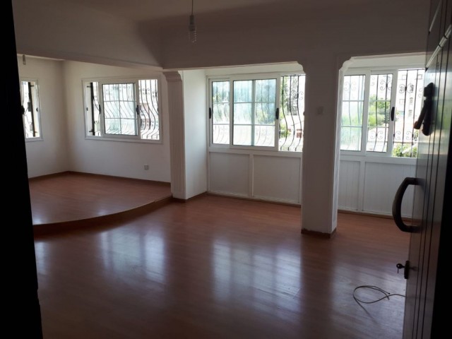 Flat For Sale in Yenişehir, Nicosia