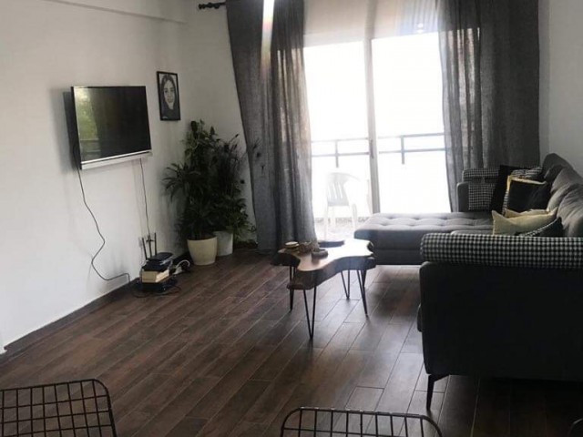 GÖNYELİ DE  ÖZENLE  YAPILMIŞ  MODERN   3+1  DAİRE 