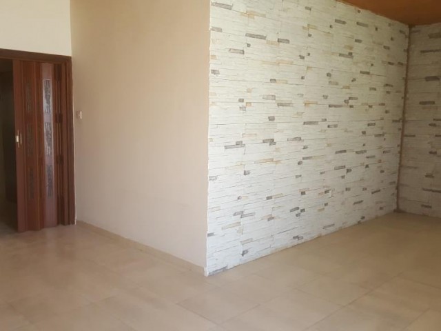 Flat To Rent in Köşklüçiftlik, Nicosia