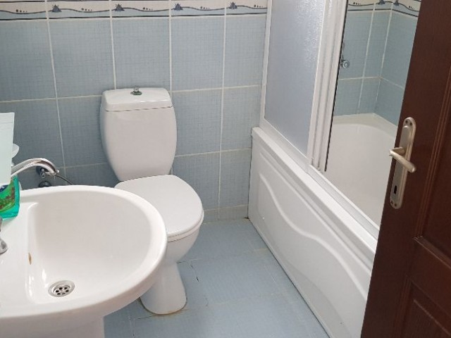 THE SMALL CREAM CENTER IS ALSO 3+1 3 WITH A SIZE OF 135 M2, WHICH DOES NOT REQUIRE ANY EXPENSES. FLOOR APARTMENT ** 