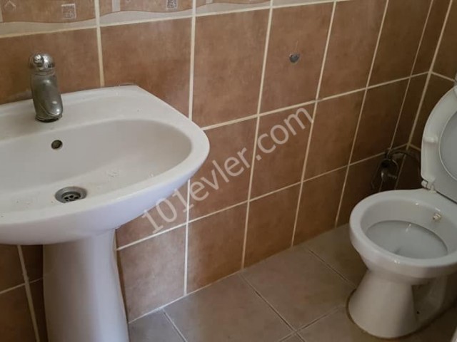 Detached House To Rent in Göçmenköy, Nicosia