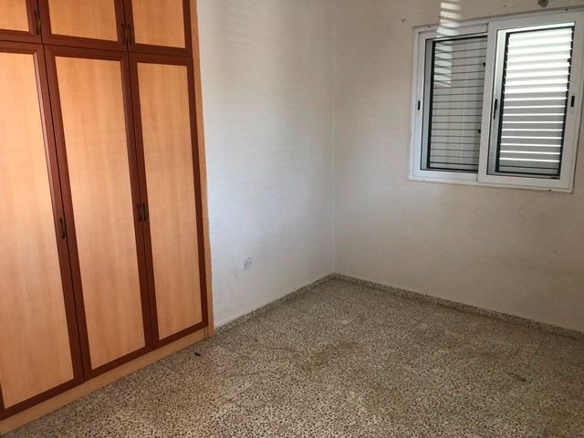 2+1 APARTMENT WITHIN WALKING DISTANCE TO THE MAIN ROAD IN THE CENTER OF KÜCÜK KAYMAKLI ** 
