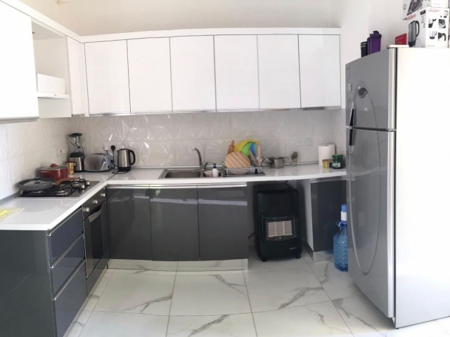 GÖNYELİ YEŞİLADA BÖLGESİNDE  LÜKS VİLLALARIN BULUNDUGU HUZURLU VE SAKİN BİR MAHALLEDE 90 M2 2+1 TÜRK KOÇANLI PENTHOUSE DAİRE TÜM VERGİLERİ ÖDENMİŞ KAÇIRILMAZ FIRSAT