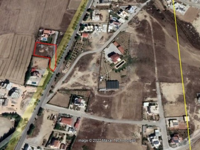 LAND WITH PERMISSION ON ALAYKOY MAIN ROAD ** 