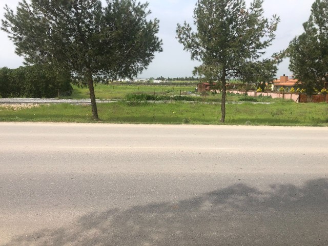 LAND WITH PERMISSION ON ALAYKOY MAIN ROAD ** 