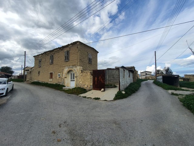 OLD VILLAGE HOUSE ON A CORNER LAND IN MERİÇ VILLAGE, NICOSIA. BARGAIN FLOOR HOUSE IN APPROX. ** 