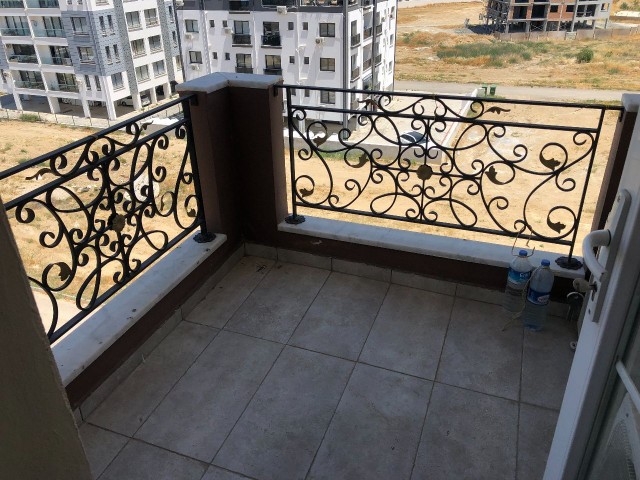 LEFKOŞA  -  DEREBOYU YENİ YAKIN DOĞU BANKASI  ARKASI  3+1  MANZARALI  FUL EŞYALI  PENTHOUSE