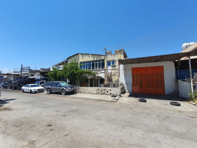 A BUSINESS PLACE FOR SALE WITH A CLOSED AREA OF 850 M2 IN THE NICOSIA ORGANIZED INDUSTRIAL ZONE, A LARGE STORAGE AREA AND AN UNMISSABLE OPPORTUNITY DUE TO ITS LOCATION ** 