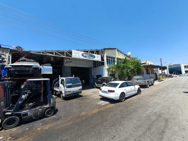 A BUSINESS PLACE FOR SALE WITH A CLOSED AREA OF 850 M2 IN THE NICOSIA ORGANIZED INDUSTRIAL ZONE, A LARGE STORAGE AREA AND AN UNMISSABLE OPPORTUNITY DUE TO ITS LOCATION ** 