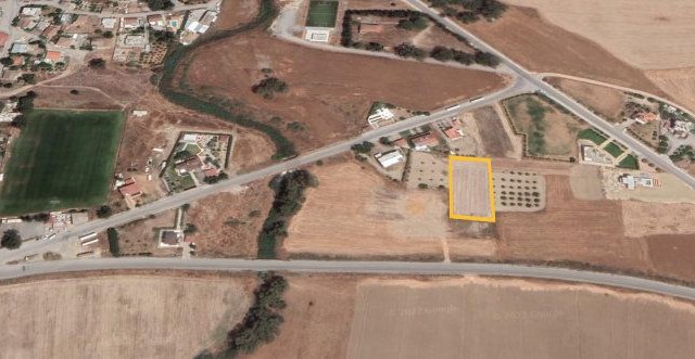 YILMAZKOY, A POPULAR INVESTMENT AREA 5 MINUTES AWAY FROM NICOSIA, ALSO HAS LAND PLOTS WITH A LEGAL ROAD OPEN TO CONSTRUCTION WITH A SIZE OF 1 Decare ** 