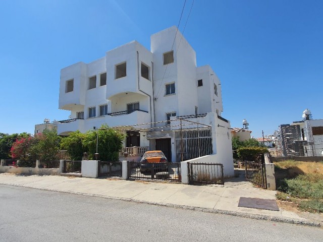 THERE ARE 2 160 M2 3-BEDROOM APARTMENTS, 3 UNFINISHED 2-BEDROOM APARTMENTS, A 40 M2 SHOP AND A BASEMENT IN APATMAN FOR SALE IN NICOSIA / YENIKENT, VEDAT PETROL, ARDA SUPERMARKET, AS WELL AS 50 METERS FROM THE STREET Dec.AN UNMISSABLE OPPORTUNITY FOR INVESTMENT PURPOSES THAT REQUIRE RENOVATION. ** 