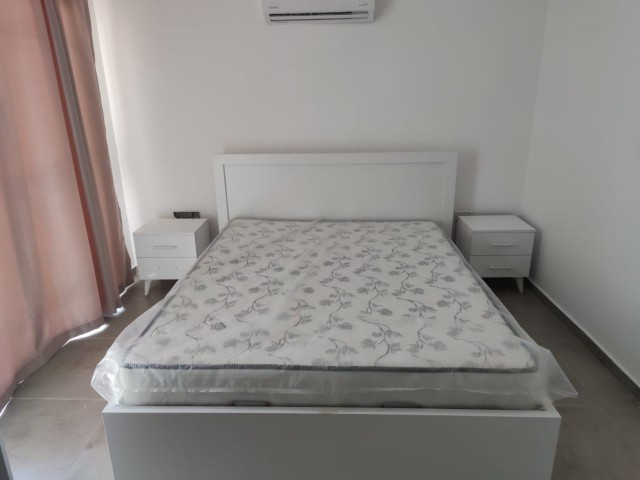 GİRNE MERKEZDE 3+1 FULL LÜKS EŞYALI  MUHTEŞEM KONUMA SAHİP GENİŞ TERASLI KİRALIK PENTHOUSE