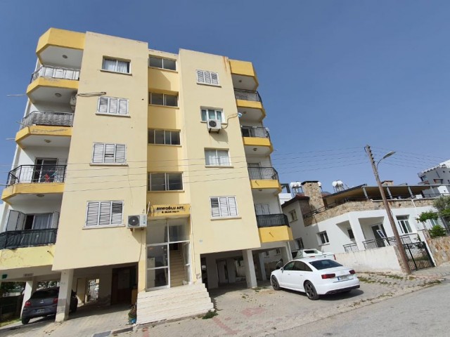 LEFKOŞA METEHAN'DA ÖNÜ KAPANMAZ CEPHEYE SAHİP 140 M2 BÜYÜKLÜGÜNDE HİÇBİR MASRAF GEREKTİRMEYEN AİLE APARTMANINDA  TÜM VERGİLERİ ÖDENMİŞ YATIRIM FIRSATI