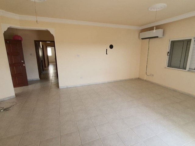 INVESTMENT OPPORTUNITY IN METEHAN, NICOSIA WITH ALL TAXES PAID IN A FAMILY APARTMENT WITH ITS 140 M2 SIZE AND WITHOUT EXPENSE.