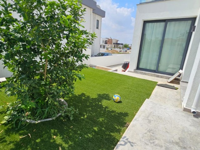 VOLLSTÄNDIG LUXURIÖSE VOLLSTÄNDIG FREISTEHENDE VILLA MIT SOLARPANEEL ZU VERMIETEN IN NICOSIA HAMITKOY GEBIET FÜR DETAILLIERTE INFORMATIONEN UND BESUCHE VOR ORT 0533 8303238