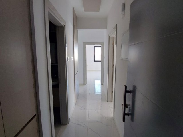 LUXURY 2+1 FLATS WITH ELEVATOR AND LARGE BALCONY IN KUCUK KAYMAKLI IMMEDIATE DELIVERY