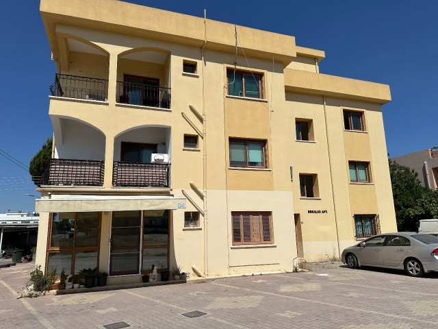 LEFKOŞA  - DUMLUPINAR  DA  ANA CADDE  YAKININDA  3+1  GENİŞ  DAİRE