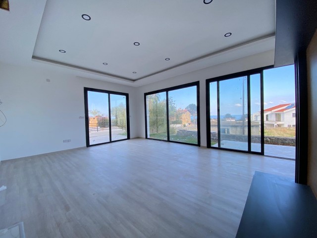 Erdbebensichere Stahlkonstruktion 3+1 280 m2 Villa mit Meerblick und riesigem Garten in Alsancak, Kyrenia 