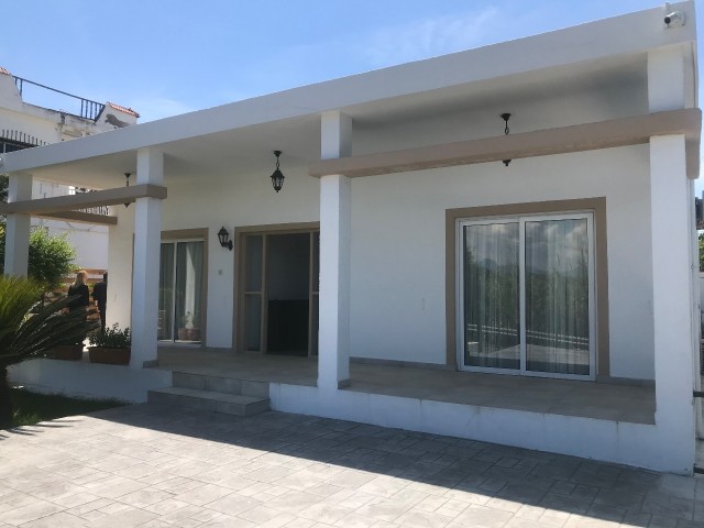 Girne Karakum da 3+1 7 Kişilik Lüks Eşyalı Özel Havuzlu Villa (3+1 tatil villası 3 yatak odası 1 mutfak ve stüdyo kendine ait havuz - şömine ve geniş bahçe)