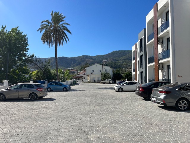 Luxury 2+1 Apartment on the Back Street of Şokmar Premium, Close to the Merit Hotels Area, 20 Meters from the Road and the Minibus Route, and with Camelot Beach Ahead.