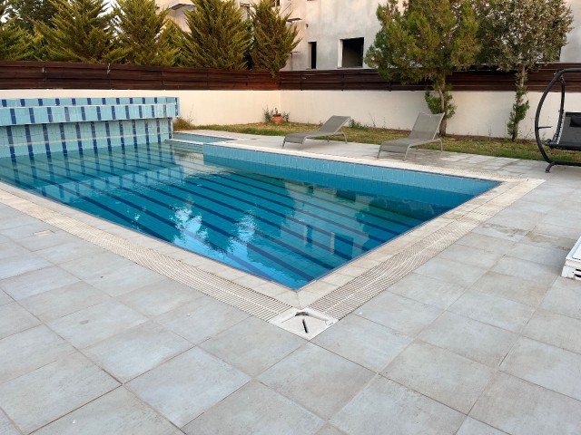 3+1 Super-Luxus-Villa mit Whirlpool und privatem Pool in Kyrenia Alsancak, 1 km vom Merit Royal Hotel entfernt