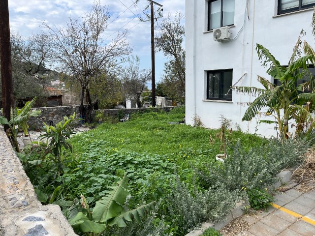 Luxuriöses Apartment im Komfort einer 3+1 Villa mit eigenem 90 Quadratmeter großen Garten in Kyrenia Alsancak