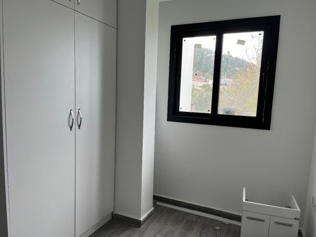 Luxuriöses Apartment im Komfort einer 3+1 Villa mit eigenem 90 Quadratmeter großen Garten in Kyrenia Alsancak