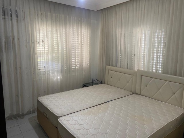 Girne Merkez Gloria Jeans Arkası 3+1 Full Eşyalı Daire 