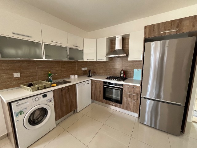 Girne Merkez Lavaş Restoran Arkası 2+1 Çift Banyolu Penthouse  1 Depozito İmkanı