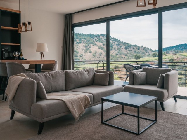 Teilmöbliertes Apartment mit 2 Schlafzimmern und Blick auf den Weinberg