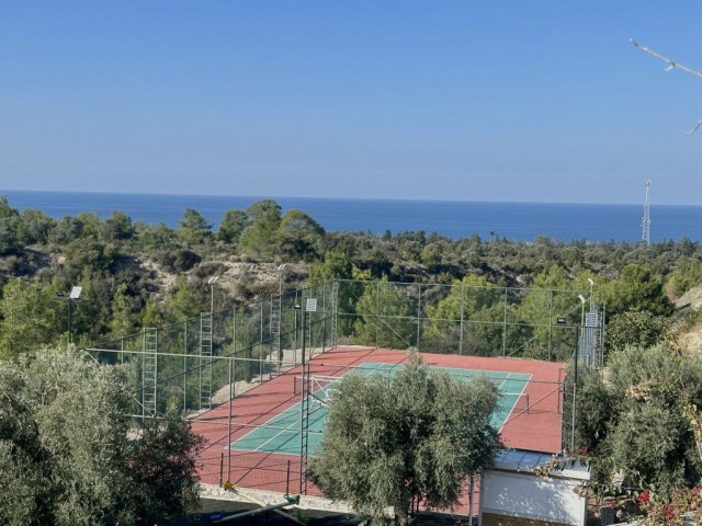 Luxuriöses Penthouse mit 3 Schlafzimmern neben dem Golfplatz