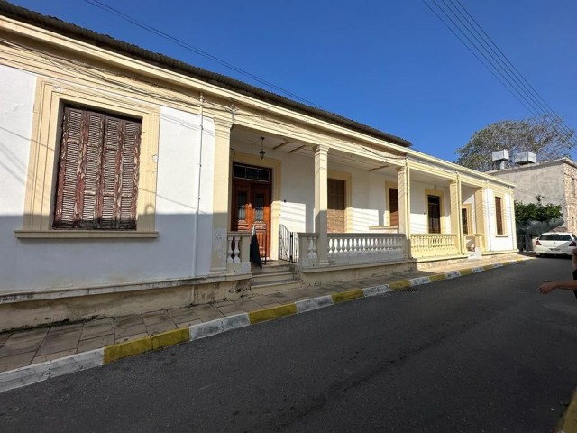 Traditionelles historisches zypriotisches Haus mit 4 Schlafzimmern in Kyrenia