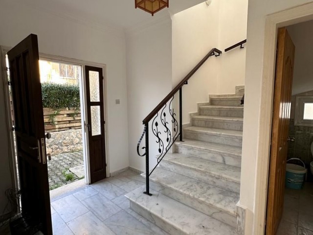 3+1 detached villa for sale in Kyrenia, Karsiyaka.