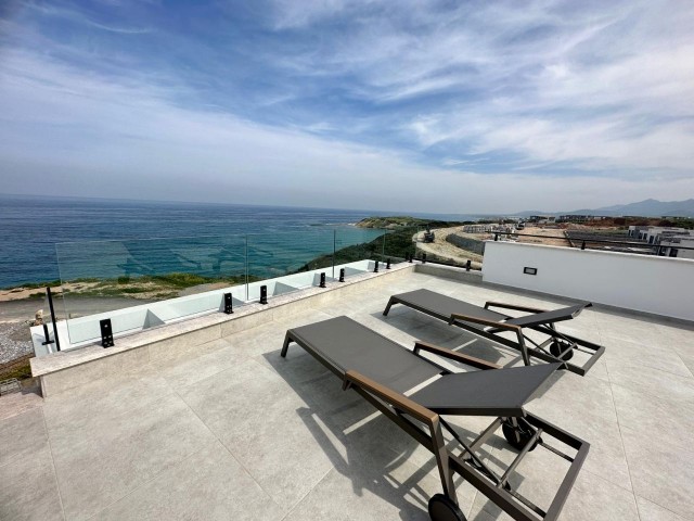 Luxury frontline 2+1 penthouse with uninterrupted sea views