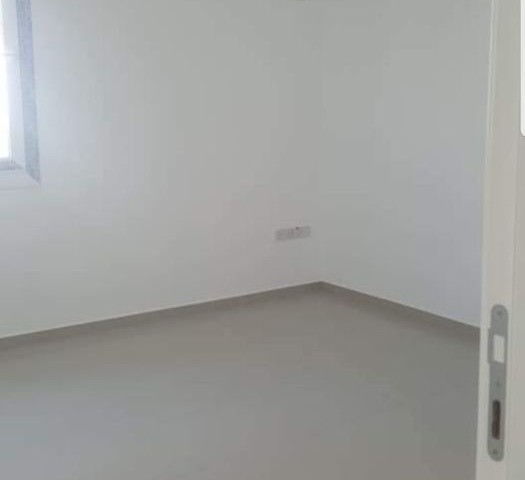 GİRNEDE MERKEZDE SATILIK 3+1 DAİRE