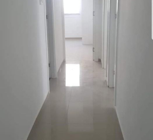 GİRNEDE MERKEZDE SATILIK 3+1 DAİRE