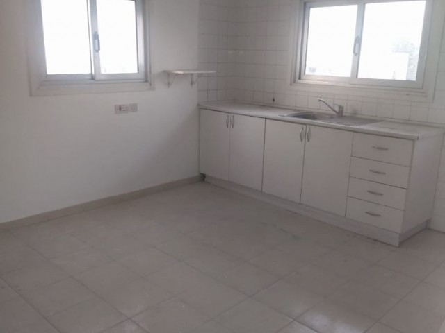 Flat with monthly payment in Yenişehir, Nicosia