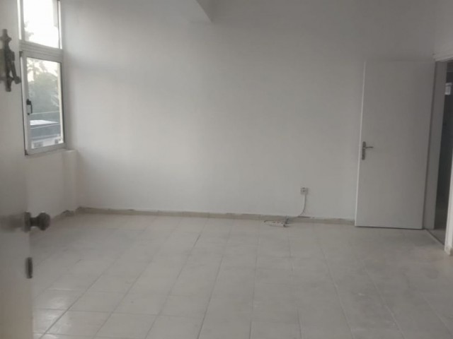 Wohnung mit monatlicher Zahlung in Yenişehir, Nikosia