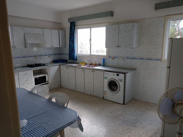 Gönyeli 3+1 flat for rent