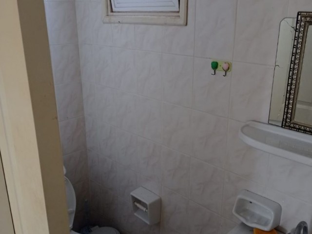 Gönyeli 3+1 flat for rent