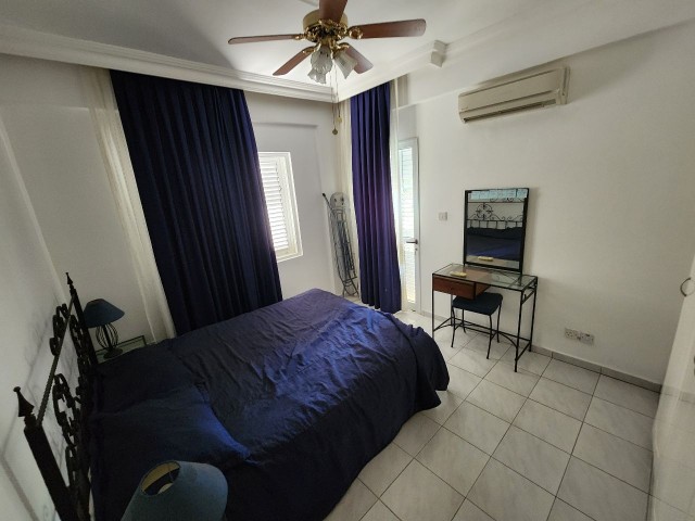 Girne merkezde, 3+1 eşyalı daire, merkeze 5 dakika yürüme mesafesinde  +905428777144 English,  Türkçe,  Русский