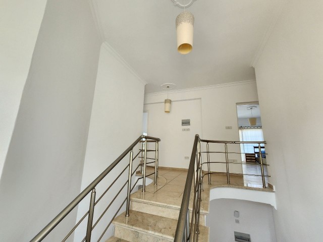 Karşıyaka,  5+1 özel havuzlu satilik villa, 1336 m2 arazi +905428777144 English,  Türkçe,  Русский