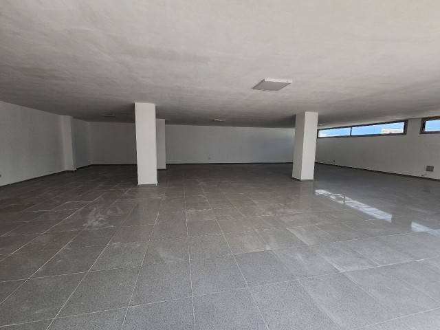 Catalkoy,  800m2 3 katlı kiralik yer +905428777144 English,  Türkçe,  Русский 