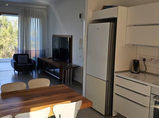 Luxuriös möblierte 2+1-Wohnung mit Meerblick in MILOS zum Verkauf