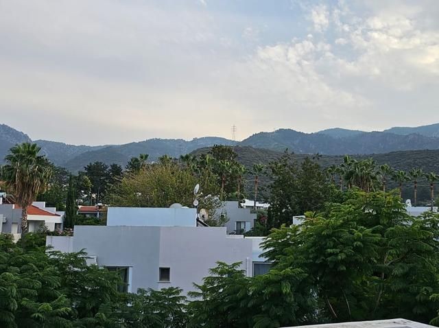 Luxuriös möblierte 2+1-Wohnung mit Meerblick in MILOS zum Verkauf