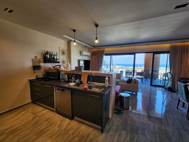 Girne merkez, satilik 250m2 3 katlı lux penthouse,  özel havuzlu, ozel asansör ve garaj +905428777144 Türkçe,  English,  Русский