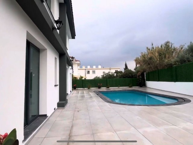 Renovierte 4+1 Villa in herrlicher Lage mit privatem Pool in Bellapais