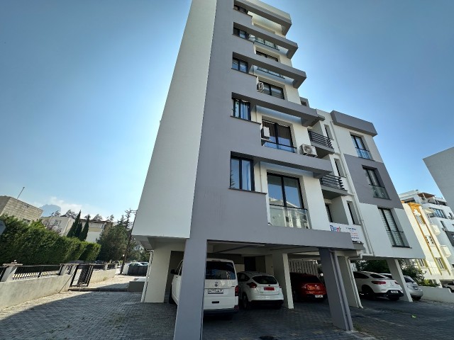 2+1 WOHNUNG ZUM VERKAUF IM KYRENIA CENTER