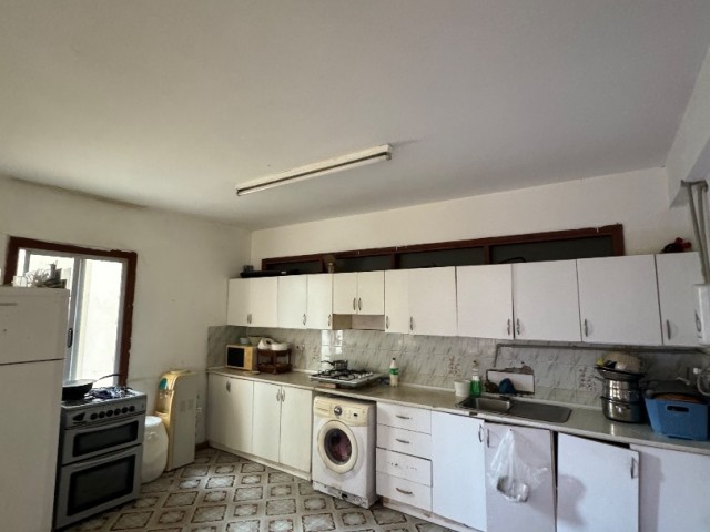 3+1 flat for sale in Kyrenia!