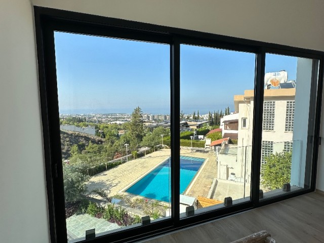 Girne’de satılık 6+3 triplex villa! 